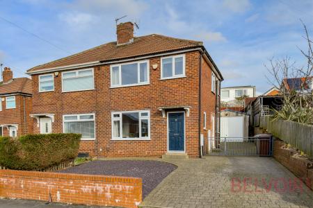 3 bedroom Semi-detached house for sale in Harthill, Leeds, LS27