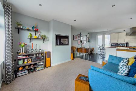 3 bedroom Semi-detached house for sale in Harthill, Leeds, LS27