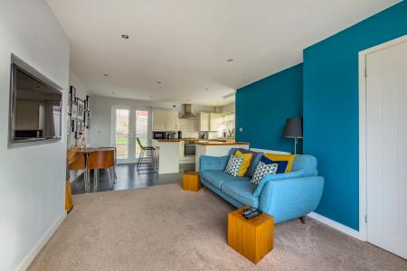 3 bedroom Semi-detached house for sale in Harthill, Leeds, LS27