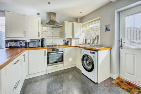 3 bedroom Semi-detached house for sale in Harthill, Leeds, LS27