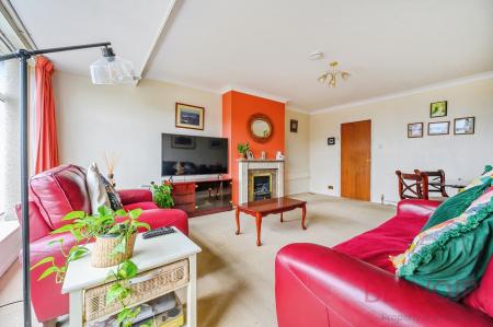 2 bedroom Bungalow for sale in Croft house grove, Morley, LS27