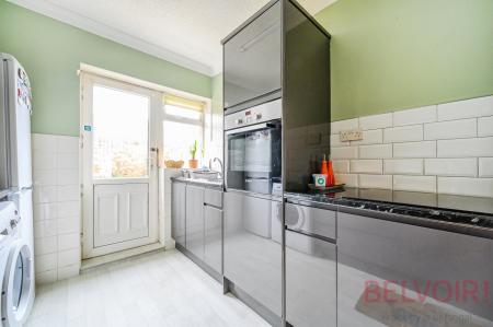 2 bedroom Bungalow for sale in Croft house grove, Morley, LS27