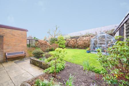 2 bedroom Bungalow for sale in Croft house grove, Morley, LS27