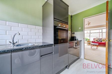 2 bedroom Bungalow for sale in Croft house grove, Morley, LS27