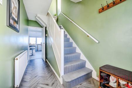 3 bedroom Semi-detached house for sale in The Close, Wakefield, WF3