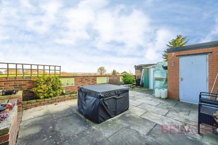 3 bedroom Semi-detached house for sale in The Close, Wakefield, WF3