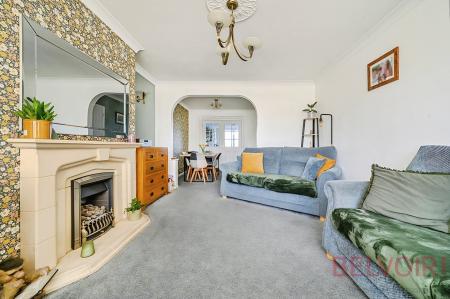 3 bedroom Semi-detached house for sale in The Close, Wakefield, WF3