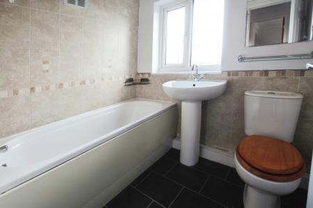 2 bedroom Semi-detached house to let in Albert Drive, Morley, LS27