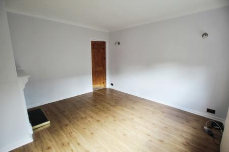 2 bedroom Semi-detached house to let in Albert Drive, Morley, LS27