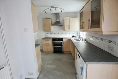 2 bedroom Semi-detached house to let in Albert Drive, Morley, LS27