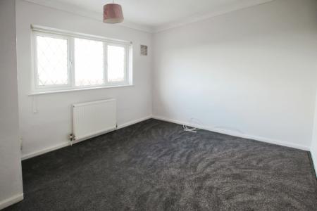 2 bedroom Semi-detached house to let in Albert Drive, Morley, LS27