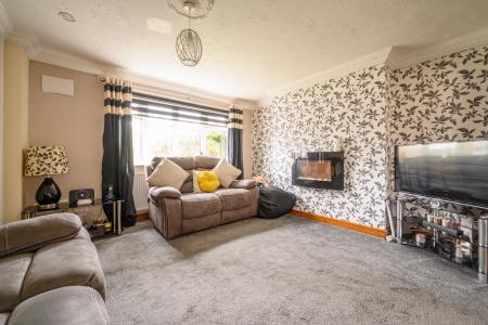 3 bedroom Semi-detached house for sale in Walton Drive, Bradford, BD11