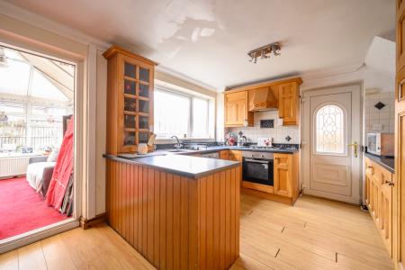 3 bedroom Semi-detached house for sale in Walton Drive, Bradford, BD11