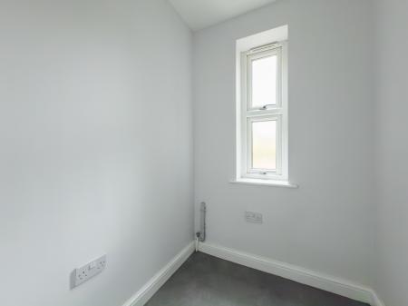 2 bedroom Ground floor flat to let in Millshaw Road, Leeds, LS11