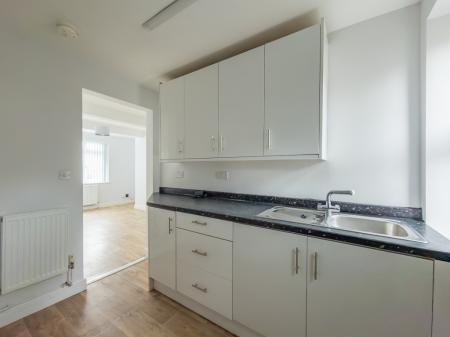 2 bedroom Ground floor flat to let in Millshaw Road, Leeds, LS11