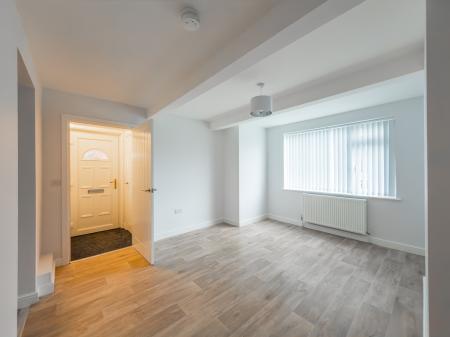 2 bedroom Ground floor flat to let in Millshaw Road, Leeds, LS11