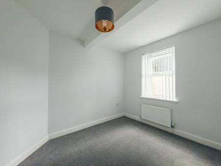 2 bedroom Ground floor flat to let in Millshaw Road, Leeds, LS11