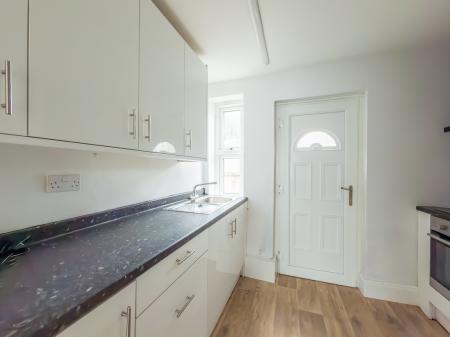 2 bedroom Ground floor flat to let in Millshaw Road, Leeds, LS11