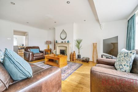 3 bedroom Bungalow for sale in Croft House Way, Morley, LS27