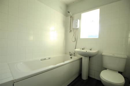 2 bedroom Terraced House to let in Clough Street, Morley, LS27