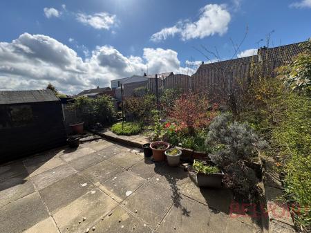 2 bedroom Semi-detached bungalow for sale in Croft House Drive, Morley, LS27