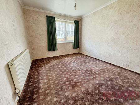 2 bedroom Semi-detached bungalow for sale in Croft House Drive, Morley, LS27