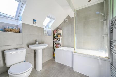 2 bedroom Town house for sale in Rooms Fold, Morley, LS27