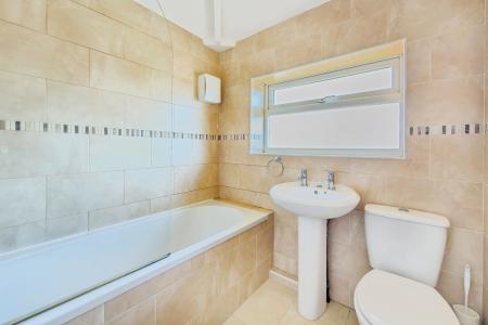 3 bedroom Semi-detached house to let in Cardinal Avenue, Morley, LS11