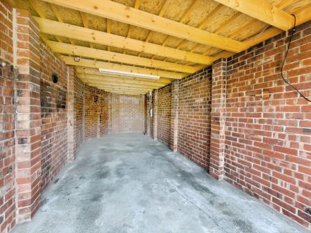 3 bedroom Semi-detached house to let in Cardinal Avenue, Morley, LS11