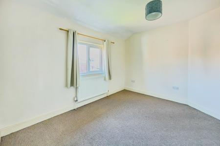 3 bedroom Semi-detached house to let in Cardinal Avenue, Morley, LS11