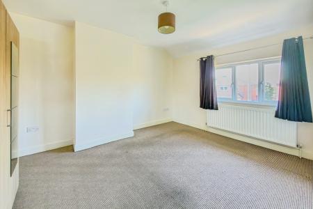 3 bedroom Semi-detached house to let in Cardinal Avenue, Morley, LS11