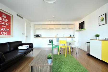 2 bedroom Apartment to let in Beeston Road, Beeston, Leeds, LS11