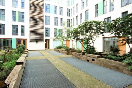 2 bedroom Apartment to let in Beeston Road, Beeston, Leeds, LS11