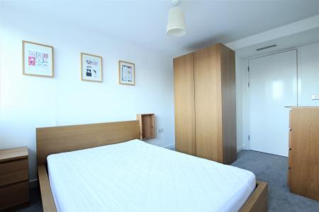 2 bedroom Apartment to let in Beeston Road, Beeston, Leeds, LS11