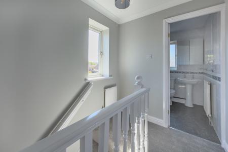 3 bedroom Semi-detached house to let in Stonechat Rise, Morley, LS27