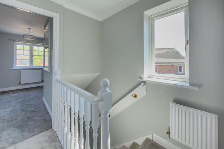 3 bedroom Semi-detached house to let in Stonechat Rise, Morley, LS27