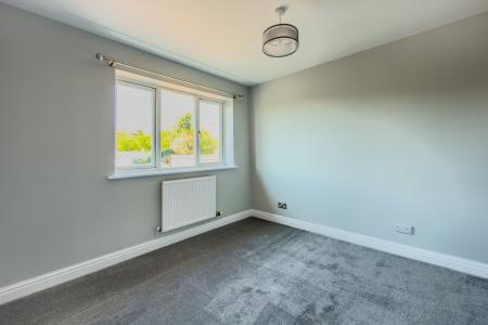 3 bedroom Semi-detached house to let in Stonechat Rise, Morley, LS27