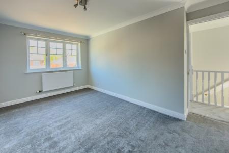 3 bedroom Semi-detached house to let in Stonechat Rise, Morley, LS27