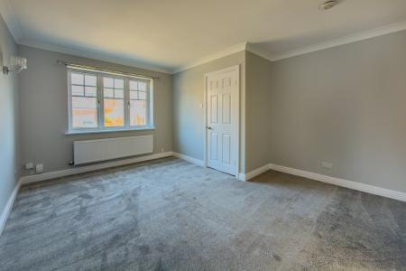 3 bedroom Semi-detached house to let in Stonechat Rise, Morley, LS27