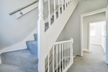 3 bedroom Terraced House for sale in Ashfield Road, Morley, LS27