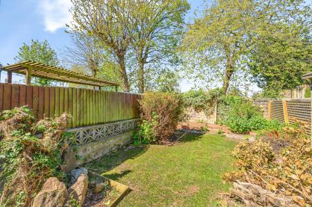 3 bedroom Terraced House for sale in Ashfield Road, Morley, LS27