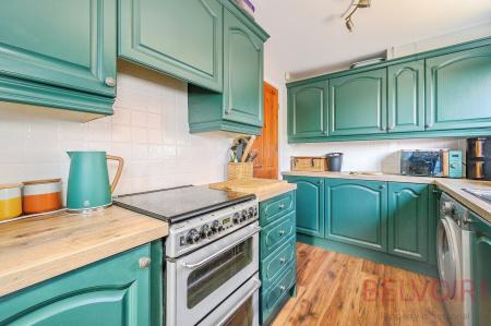 3 bedroom Semi-detached house for sale in Syke Gardens, Wakefield, WF3