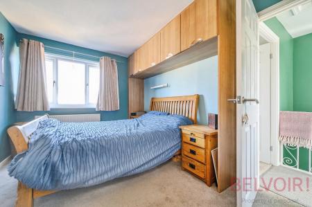 3 bedroom Semi-detached house for sale in Syke Gardens, Wakefield, WF3