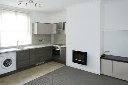 1 bedroom Terraced House to let in Great Northern Street, Morley, LS27