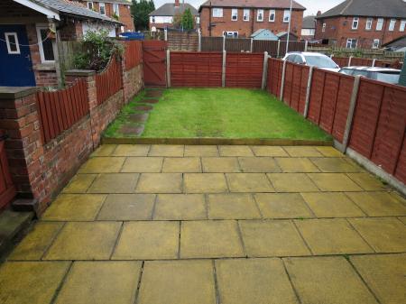 2 bedroom Terraced House to let in Common Lane, East Ardsley, WF3