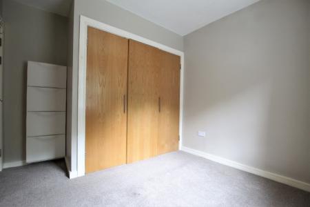 2 bedroom Flat to let in Pullman Court, Morley, LS27