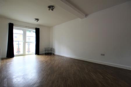 2 bedroom Flat to let in Pullman Court, Morley, LS27