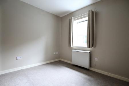 2 bedroom Flat to let in Pullman Court, Morley, LS27