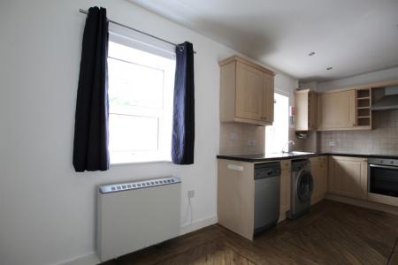 2 bedroom Flat to let in Pullman Court, Morley, LS27
