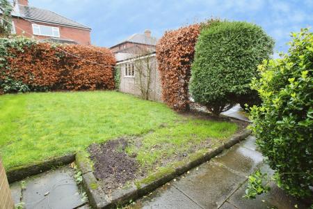 2 bedroom Bungalow for sale in Brighton Avenue, Morley, LS27